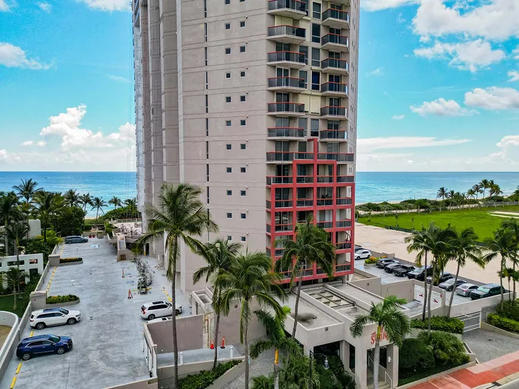 The Sterling Condo image #2