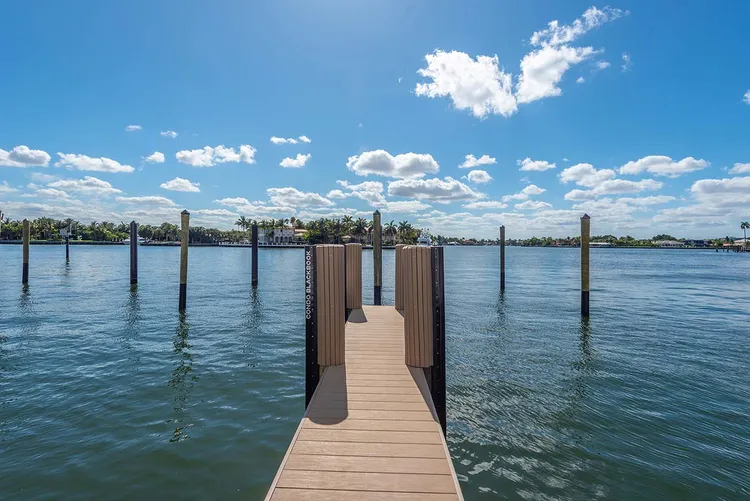 321 at Water’s Edge image #6