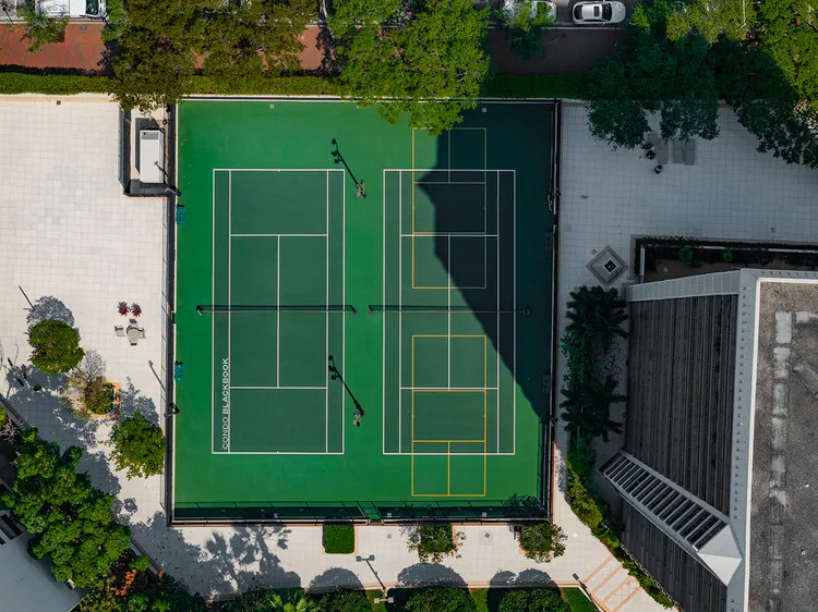 Yacht Harbour image #4