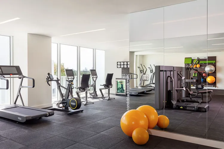 The Ritz-Carlton Residences Mid-Beach image #17