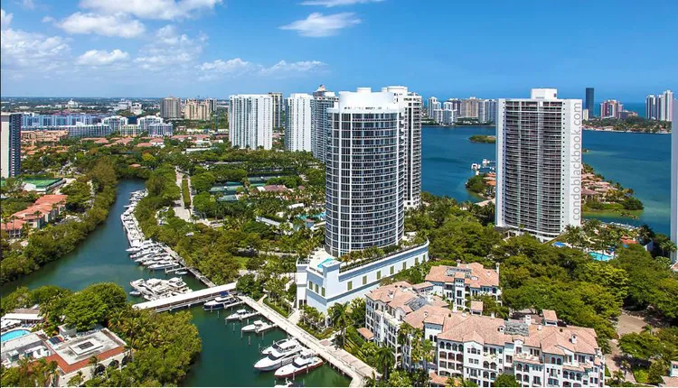 Bellini Williams Island image #9