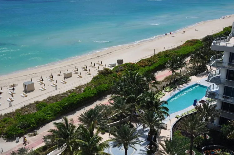 Carillon Center Tower Wellness Resort & Residences image #7