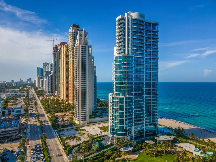 Chateau Beach Residences image #1