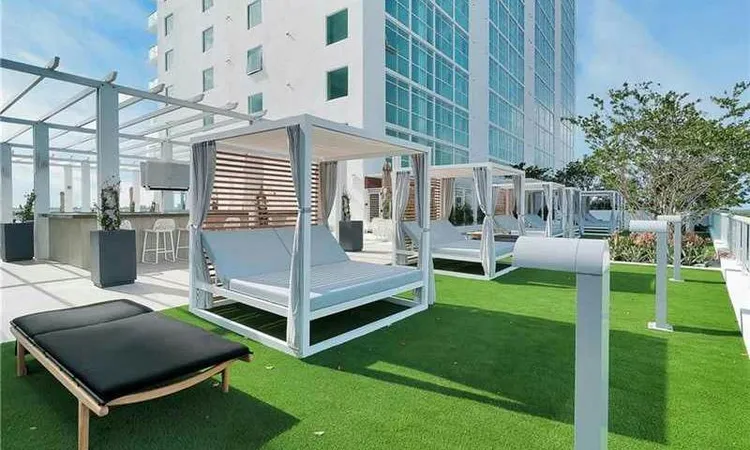 400 Sunny Isles image #9