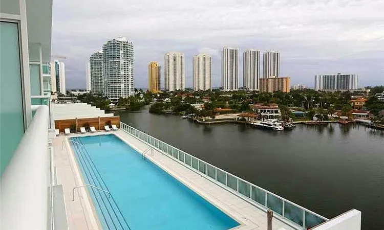 400 Sunny Isles image #11
