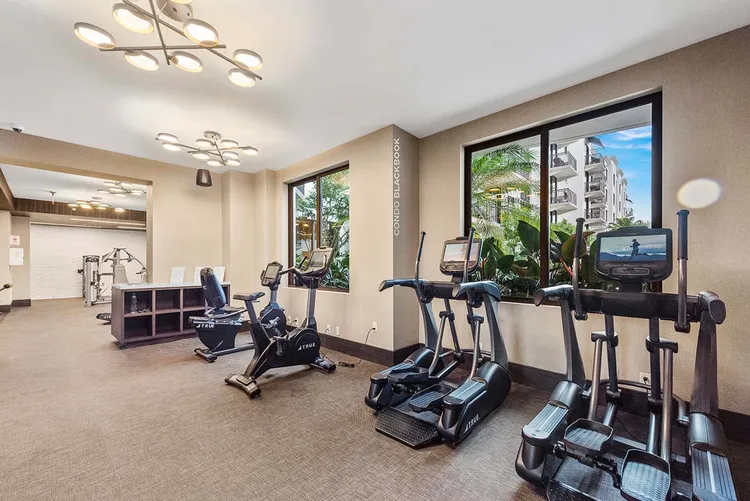 Merrick Manor image #10