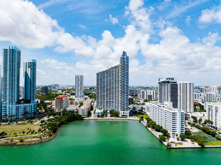 Paramount Bay image #13