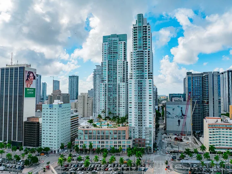 Vizcayne North Tower image #7