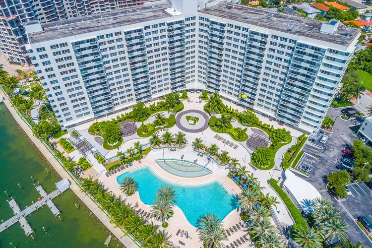 Flamingo South Beach image #6