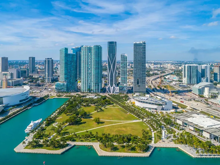 900 Biscayne Bay image #23