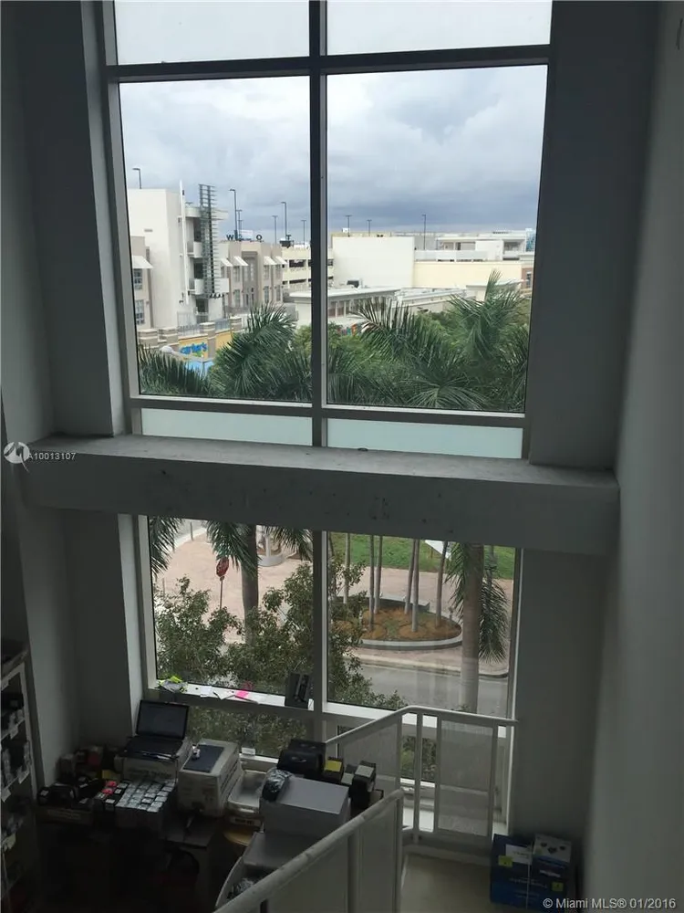 Midblock Condominium #302 image #8