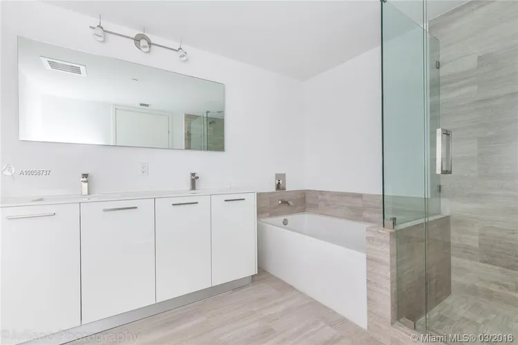 Brickell House #3108 image #9