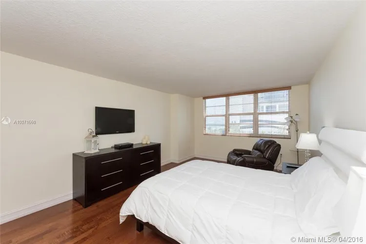 The Collins #603 image #13