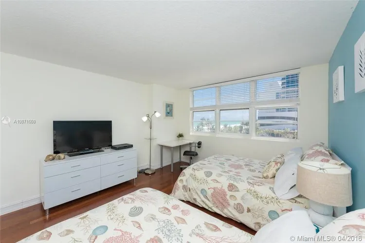 The Collins #603 image #17