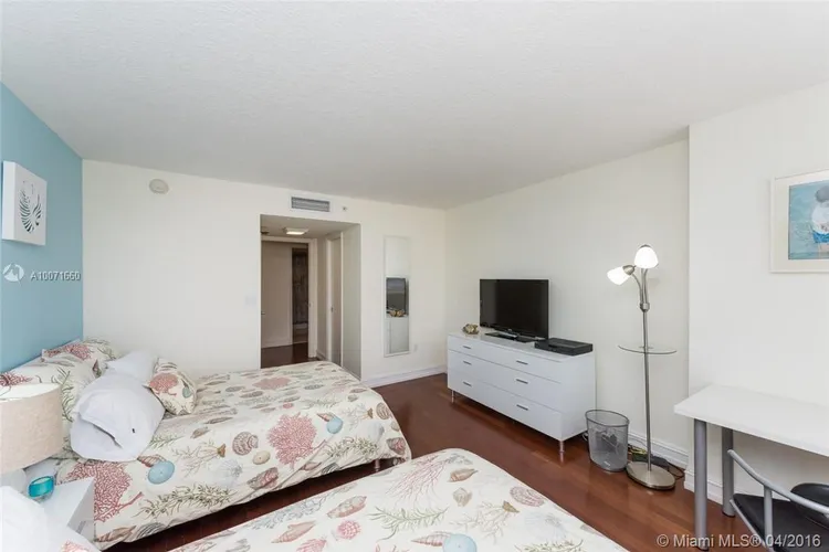 The Collins #603 image #18