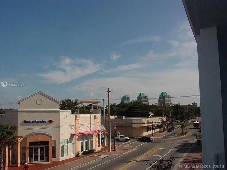 Cocostyle Lofts #302 image #10