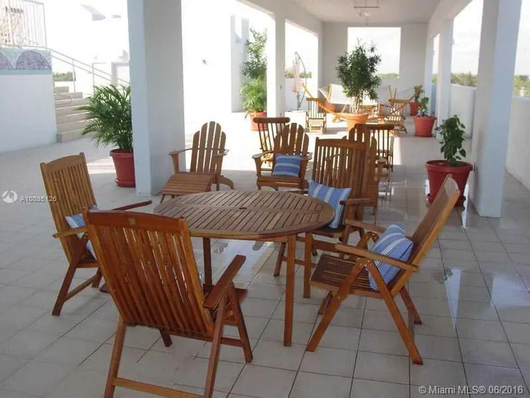 Cocostyle Lofts #302 image #12