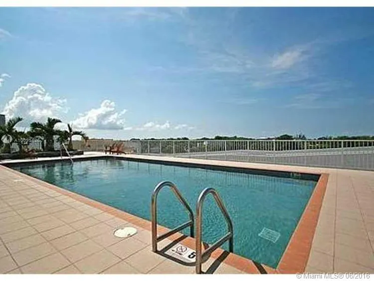 Cocostyle Lofts #302 image #13