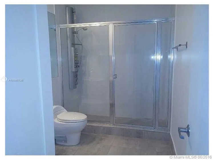 Cocostyle Lofts #302 image #9