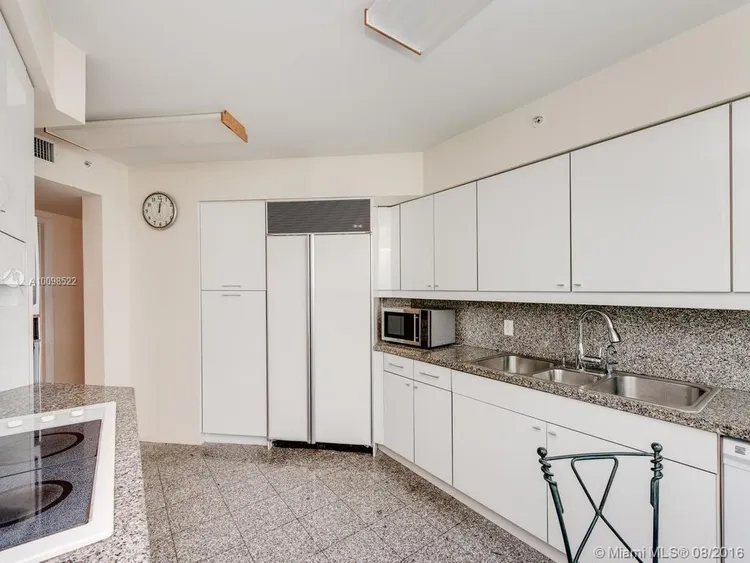 Capobella #703 image #13