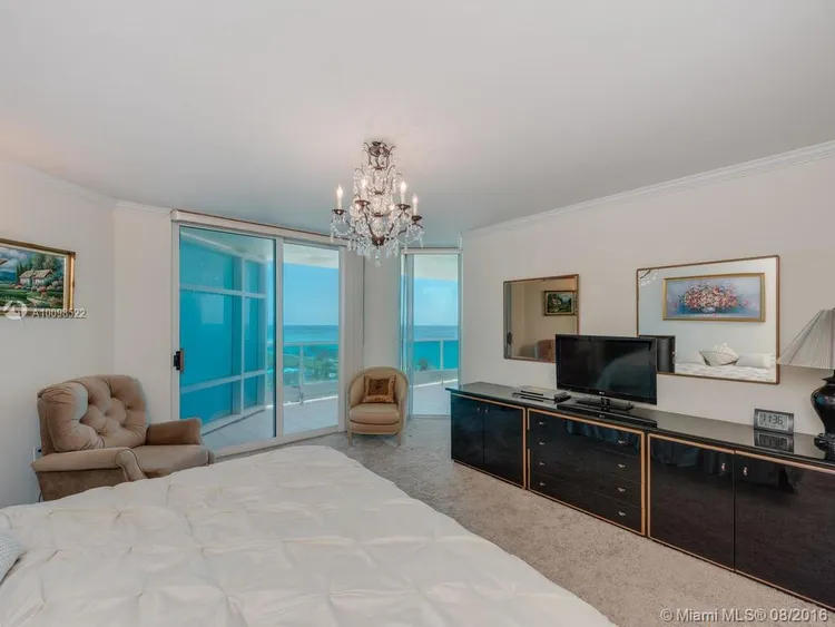 Capobella #703 image #15