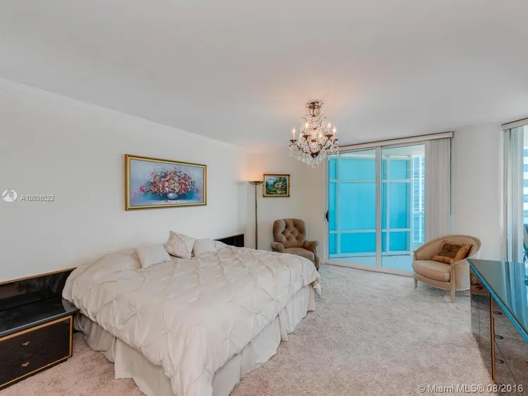 Capobella #703 image #18