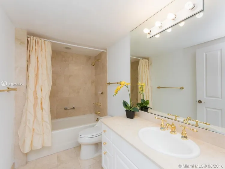 Capobella #703 image #24