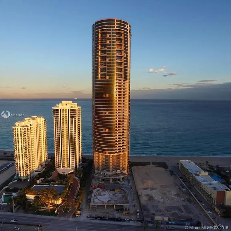 Porsche Design Tower #5601 image #19