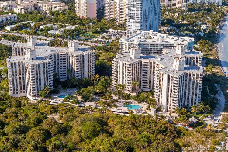 Towers of Key Biscayne #D902 image #21
