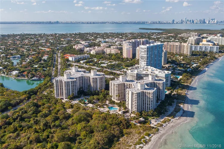 Towers of Key Biscayne #D902 image #22