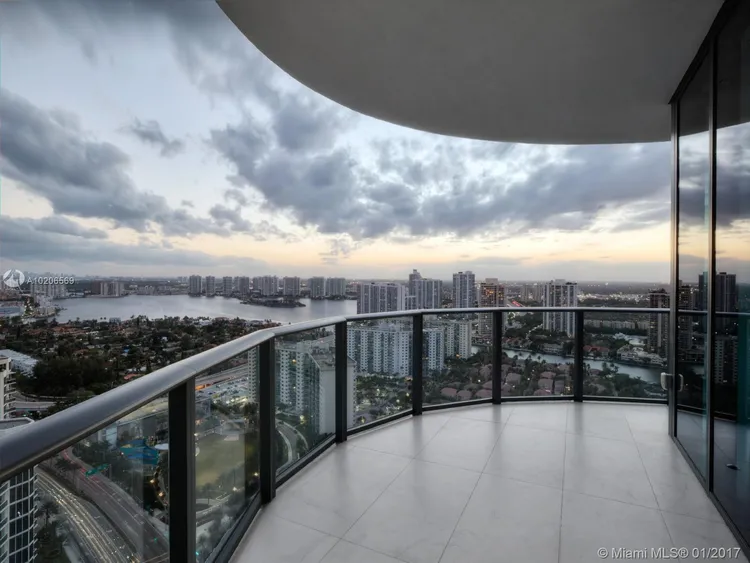 Regalia #31 image #21