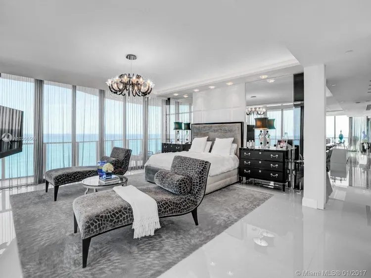 Regalia #31 image #8