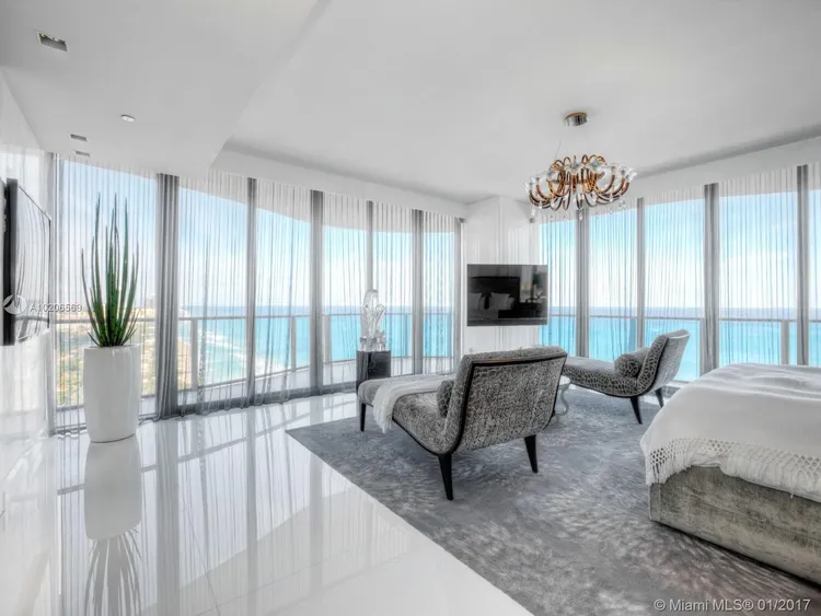 Regalia #31 image #9