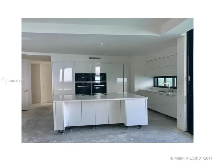 Porsche Design Tower #3705 image #17