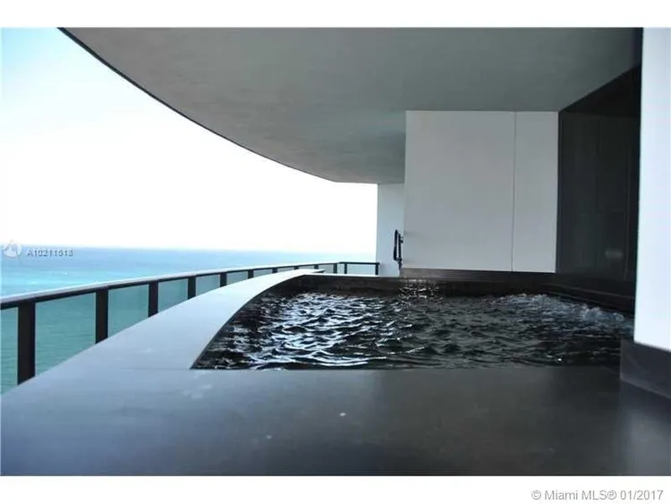 Porsche Design Tower #3705 image #21