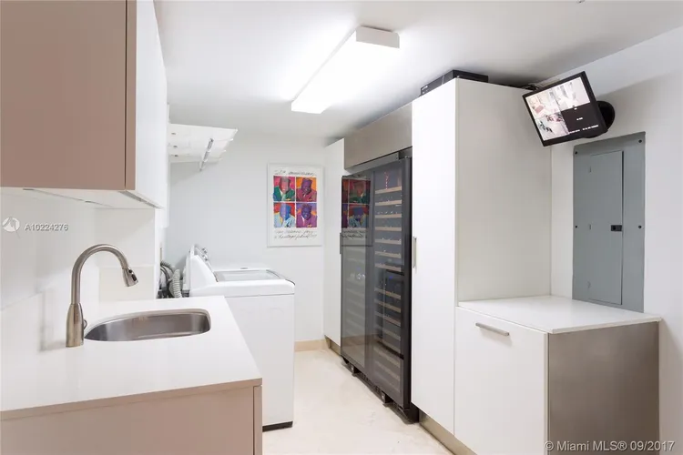 Grand Bay Residences #304 image #17