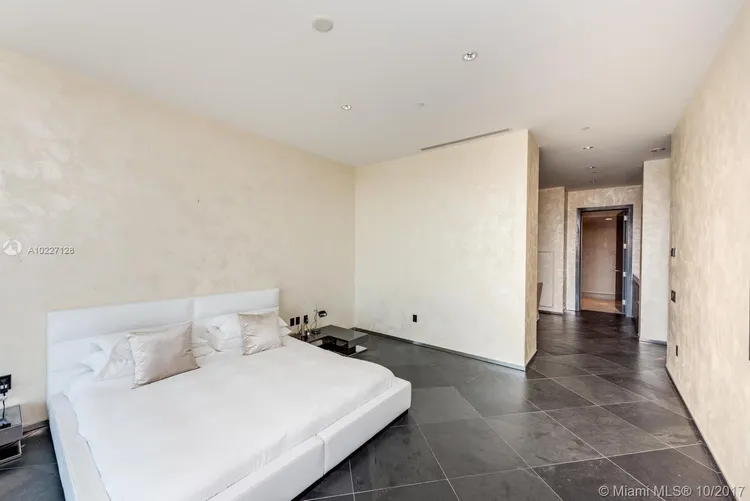 Apogee #502 image #26