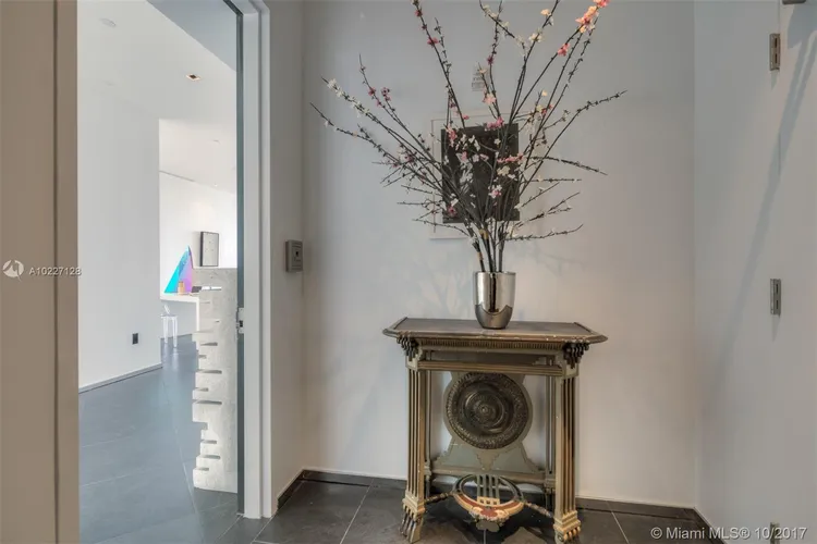 Apogee #502 image #6