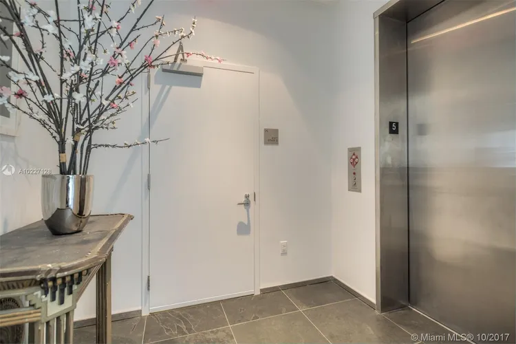 Apogee #502 image #7