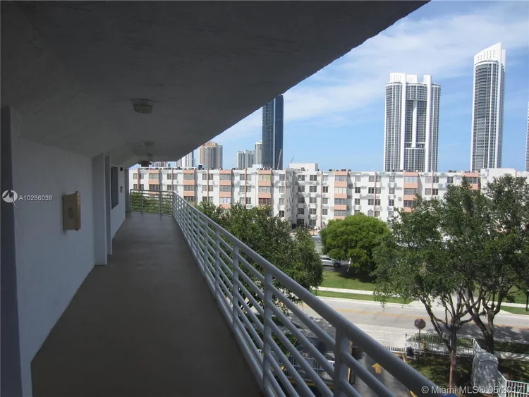 Le Frontenac #501 image #57