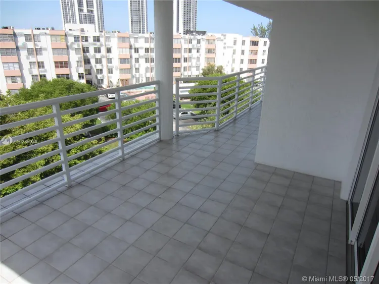 Le Frontenac #501 image #6