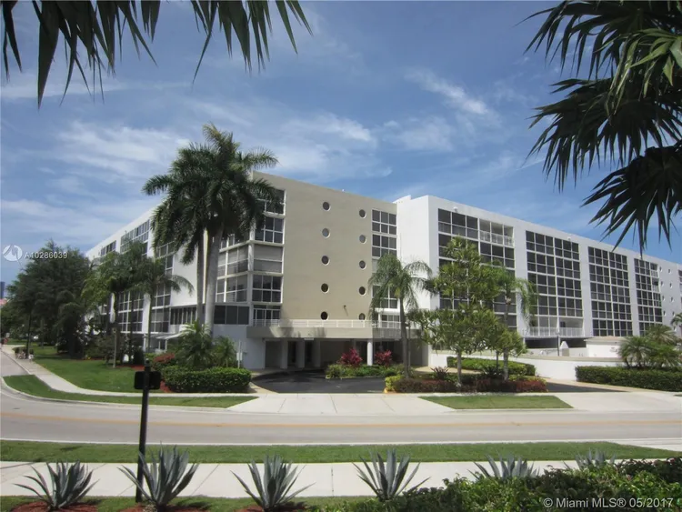 Le Frontenac #501 image #8