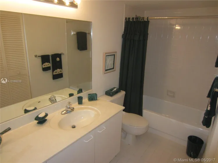 Le Frontenac #501 image #9