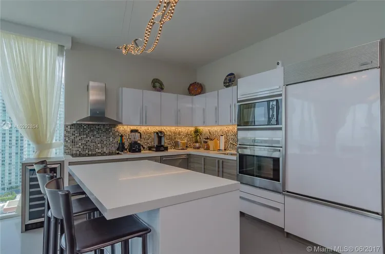 Paramount Bay #2902 image #13