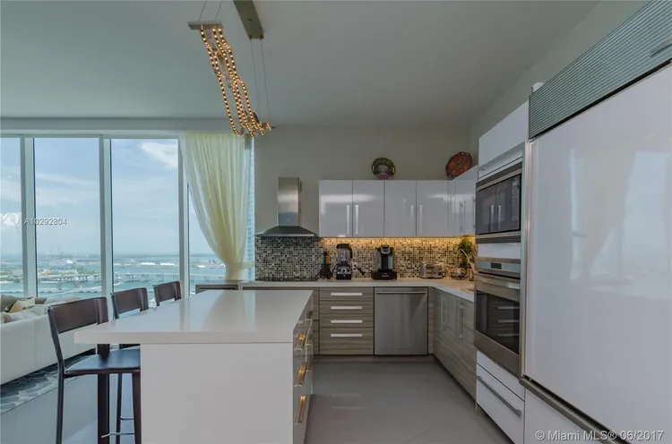 Paramount Bay #2902 image #15