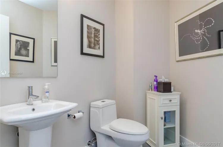 Paramount Bay #2902 image #18