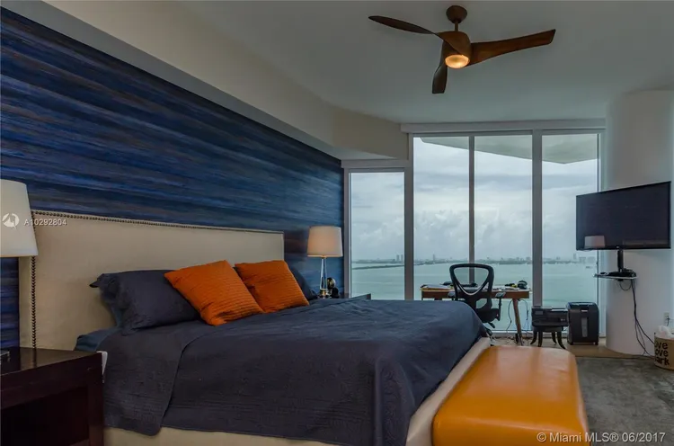 Paramount Bay #2902 image #22