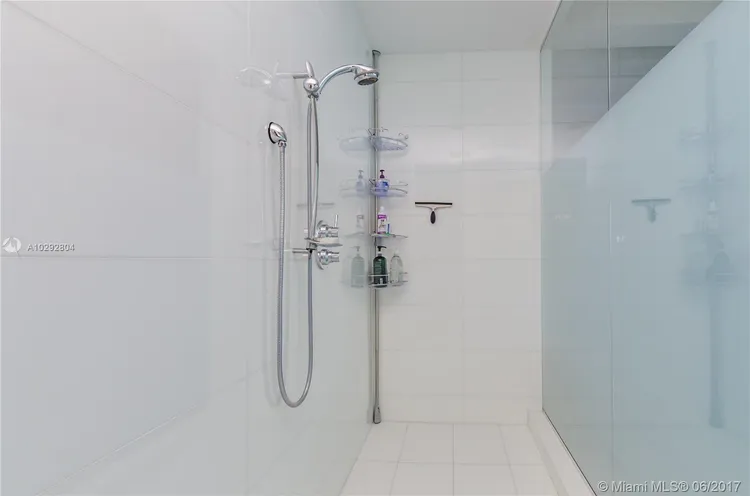 Paramount Bay #2902 image #23