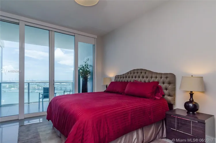 Paramount Bay #2902 image #26