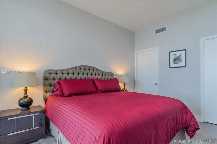 Paramount Bay #2902 image #28